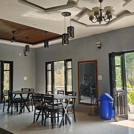 On The Rocks Hotel กัสซอลี ภายนอก รูปภาพ