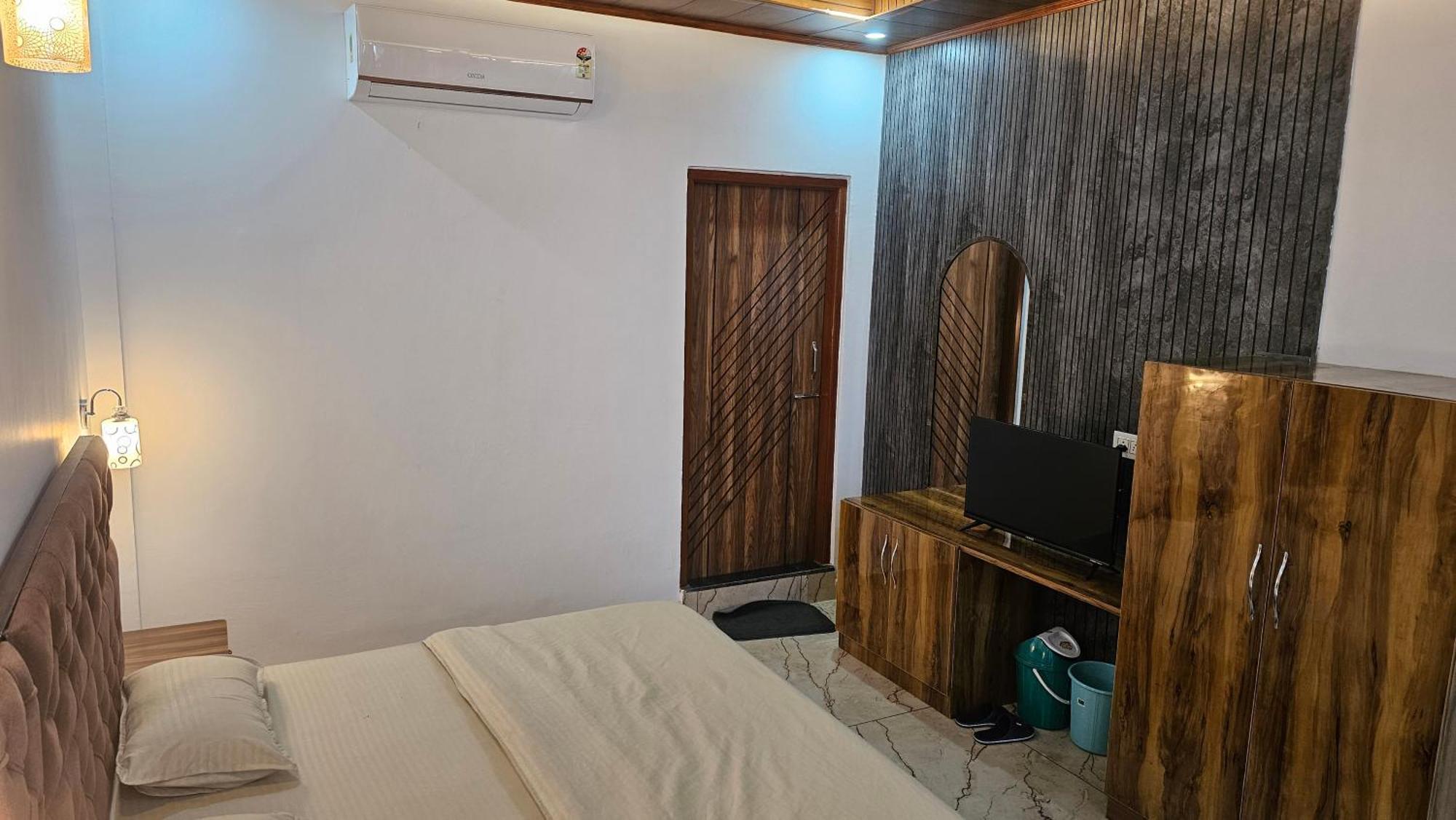 On The Rocks Hotel กัสซอลี ภายนอก รูปภาพ