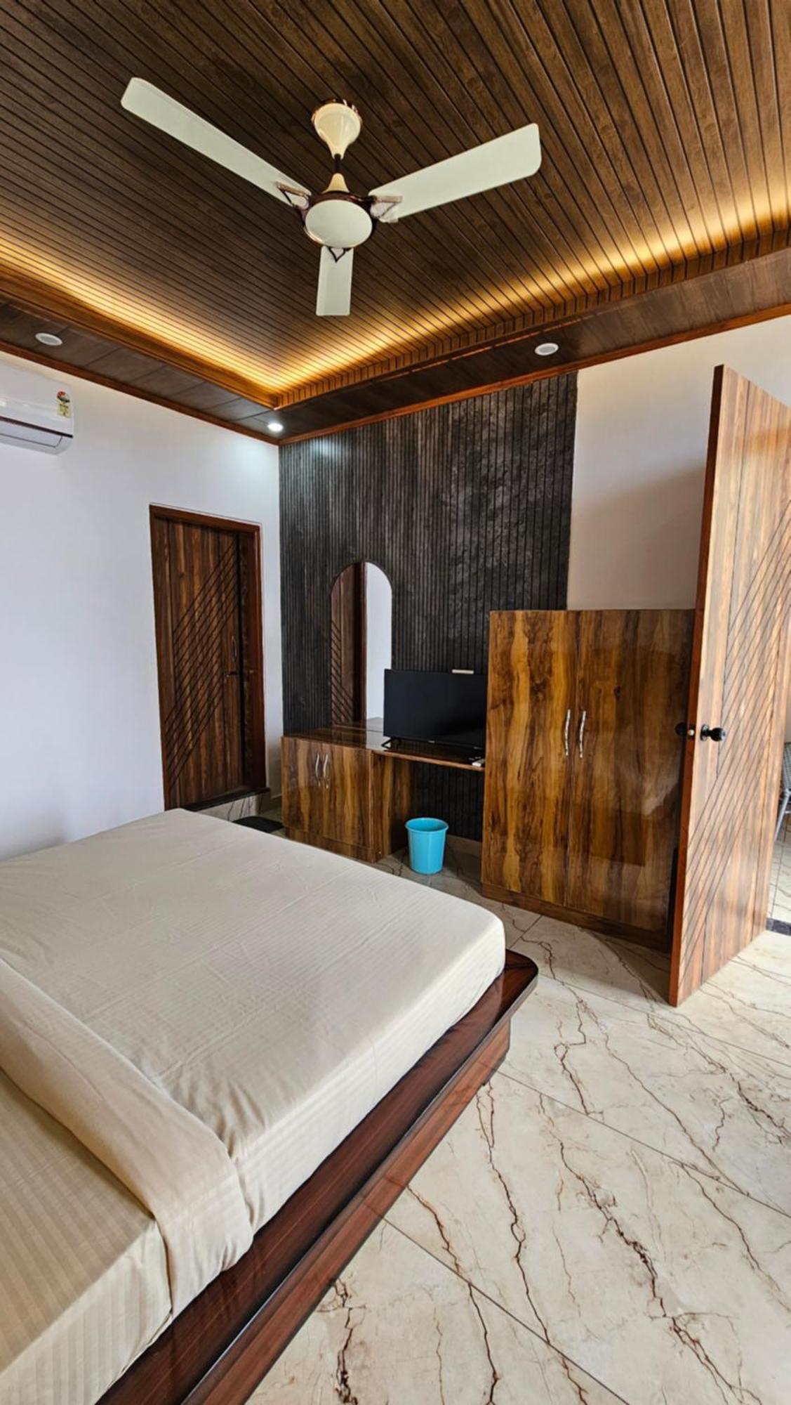 On The Rocks Hotel กัสซอลี ภายนอก รูปภาพ