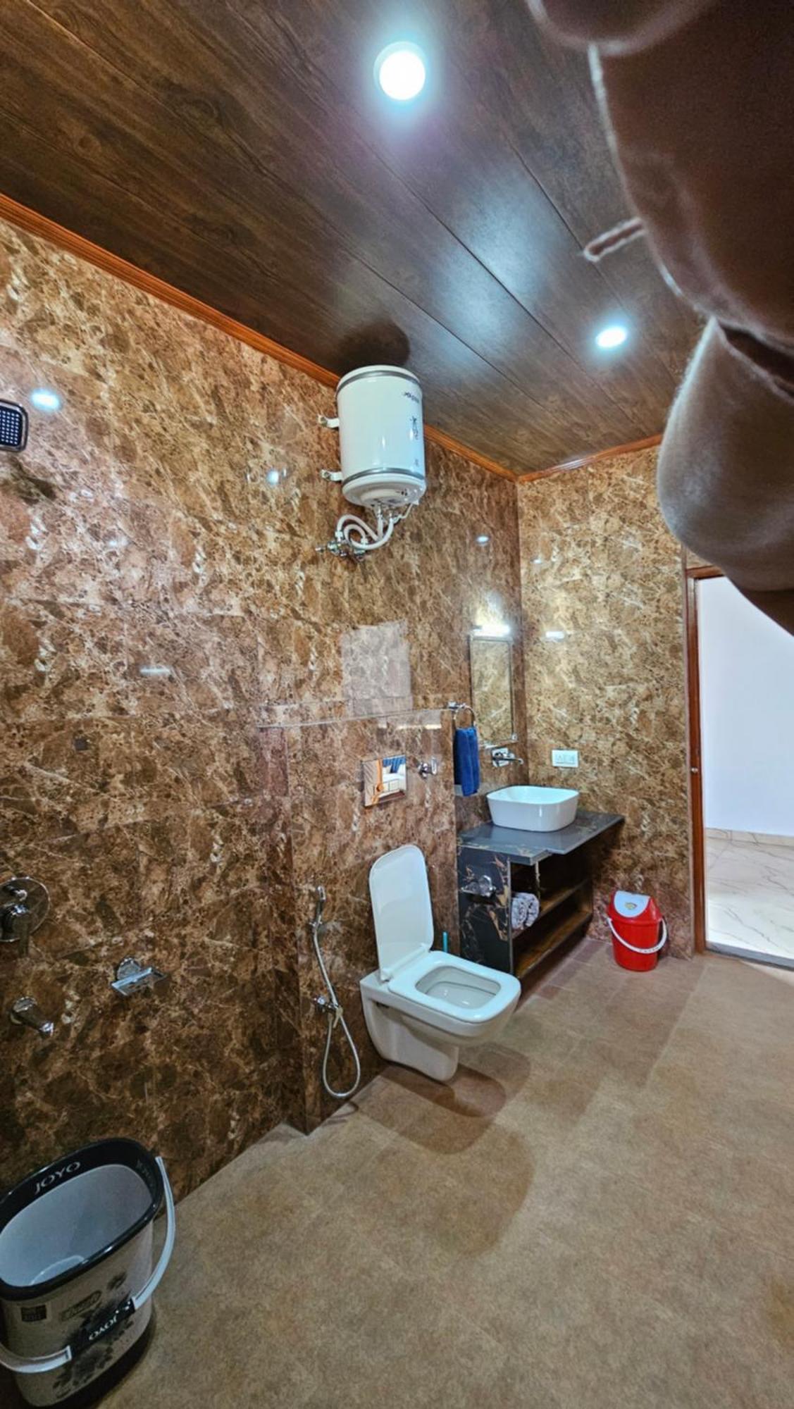 On The Rocks Hotel กัสซอลี ภายนอก รูปภาพ