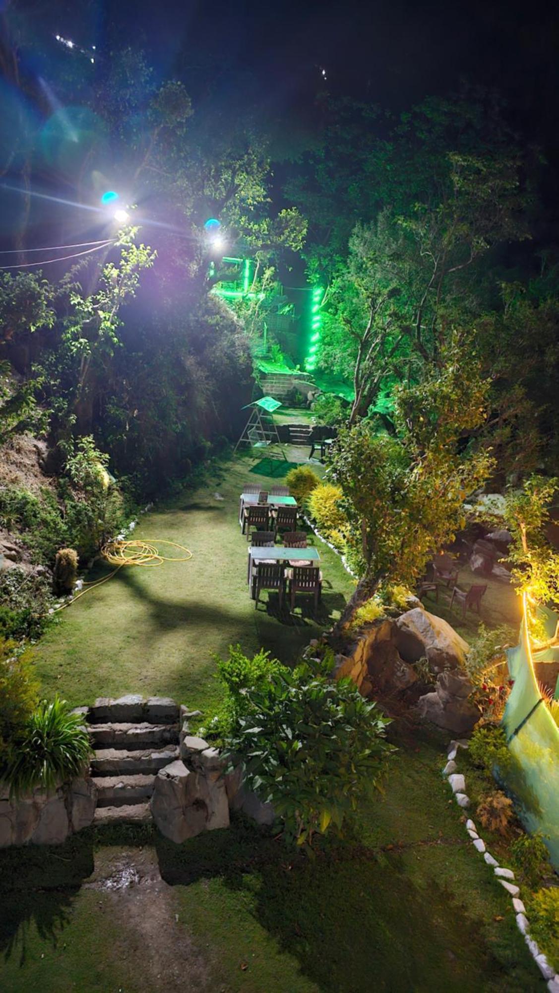 On The Rocks Hotel กัสซอลี ภายนอก รูปภาพ