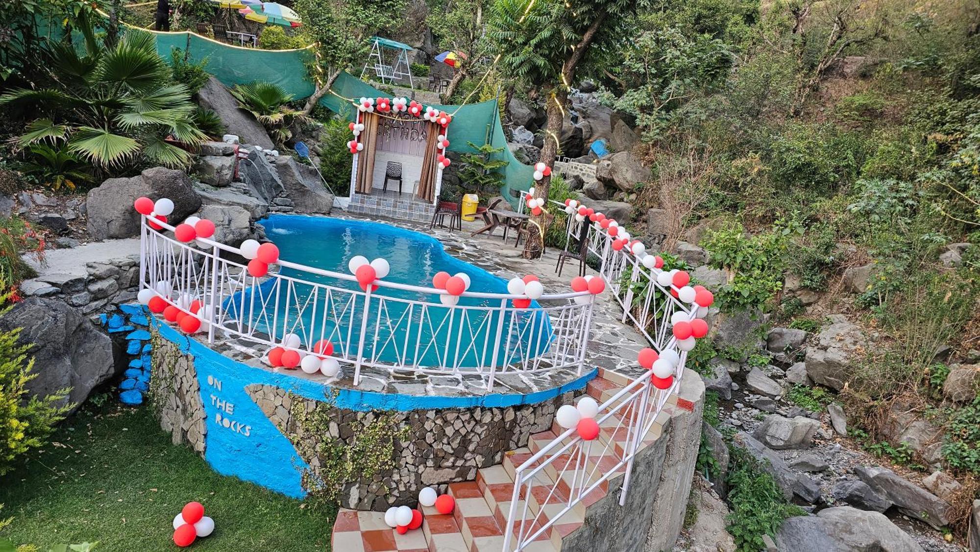 On The Rocks Hotel กัสซอลี ภายนอก รูปภาพ