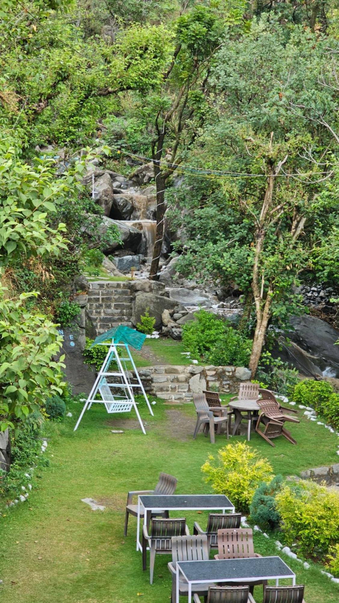 On The Rocks Hotel กัสซอลี ภายนอก รูปภาพ
